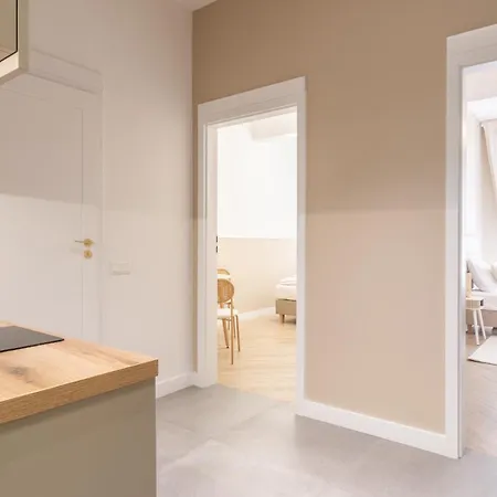 Old House Casino Koszarowa 1 Apartment Breslau