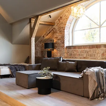 Apartment Old House Casino Koszarowa 1 *