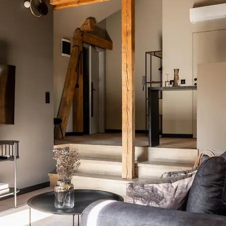 Old House Casino Koszarowa 1 ヴロツワフ