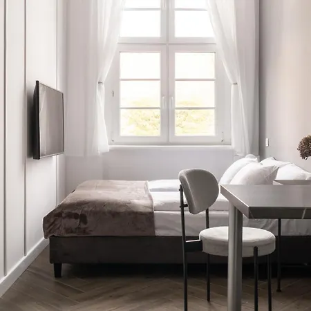 Old House Casino Koszarowa 1 アパート ヴロツワフ