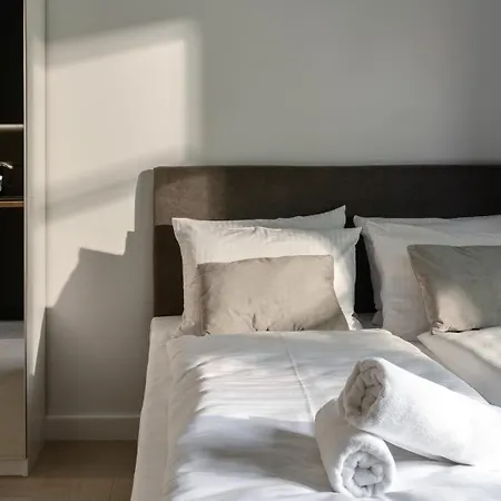 Old House Casino Koszarowa 1 * 弗罗茨瓦夫