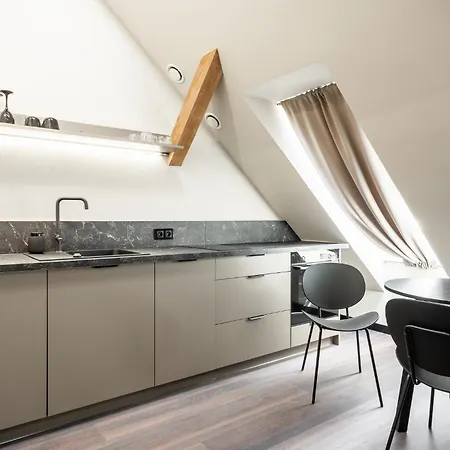 Old House Casino Koszarowa 1 ヴロツワフ