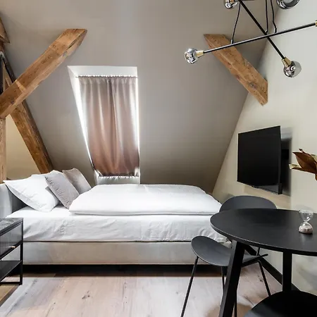 Old House Casino Koszarowa 1 ヴロツワフ